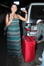 pooja Misra leave for IIFA to Singapore in International airport on 6th June 2012 (61).JPG